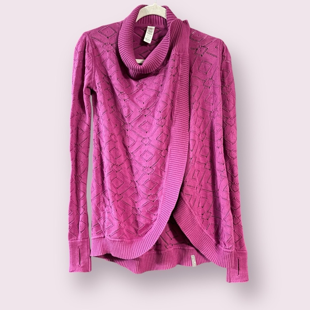 Ivivva Girl’s Sweater Wrap Snap Shoulder Sweater. Size 10, Excellent Condition.